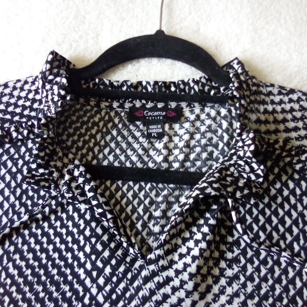 Cocomo Petites PL Black/White Geometric V-Neck 3/4 Sleeve Tunic Blouse